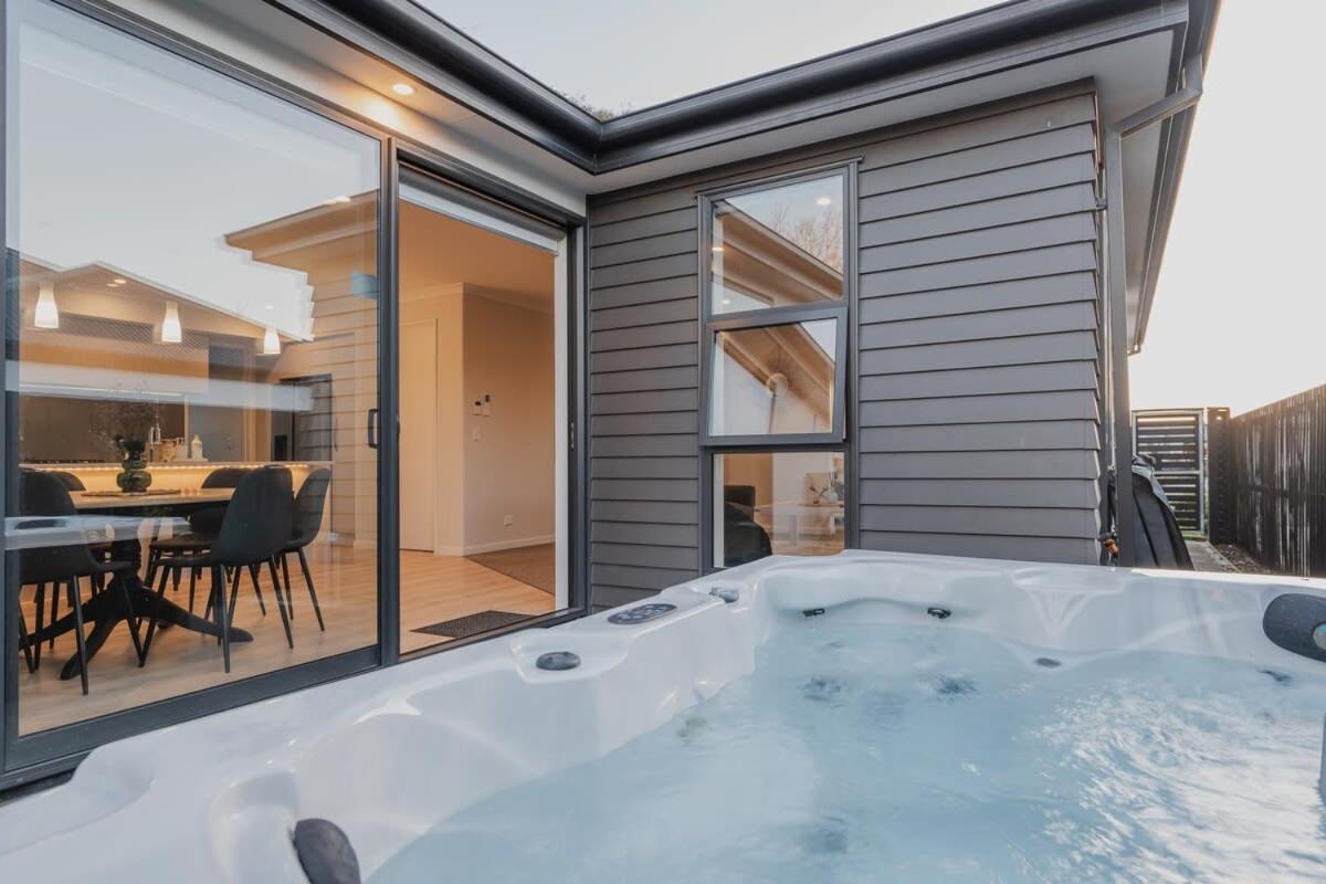 Elegant 3Br Home On Mustang Avenue Christchurch Kültér fotó